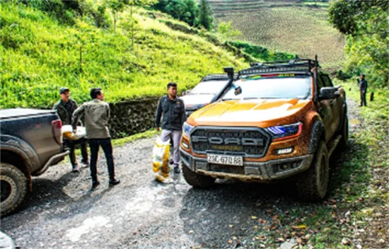 6 Days Hanoi 4x4 To Maichau – Ninhbinh – Halong Bay